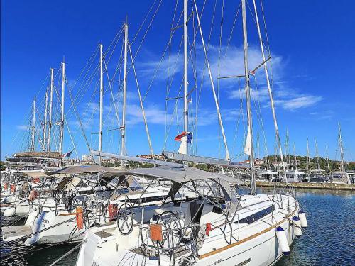 Segelboot Sun Odyssey 449 Yachtcharter in Rhodos Stadt