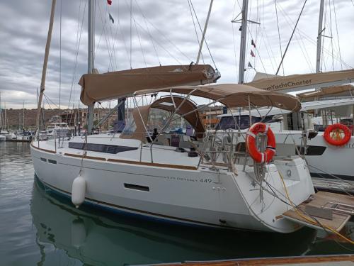 Sailing boat Sun Odyssey 449 for rent in La Paz