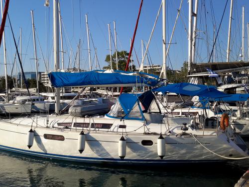 Yacht Sun Odyssey 44i chartern in Marina Alimos Kalamaki