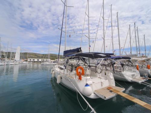 Sailing yacht Sun Odyssey 469 for rent in Saltsjobaden