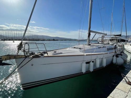 Sailing yacht Sun Odyssey 469 available for charter in Preveza