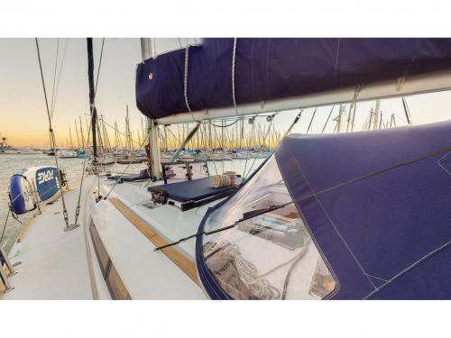 Sailing boat Sun Odyssey 469 for hire in Athens