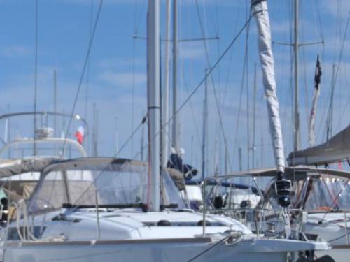 Yacht Sun Odyssey 479 for rent in Bandol