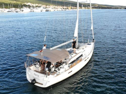 Yacht Sun Odyssey 479 chartern in Marina Punat