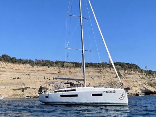 Yacht Sun Odyssey 490 for rent in Nettuno