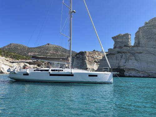 Sailing boat Sun Odyssey 490 for charter in Chania
