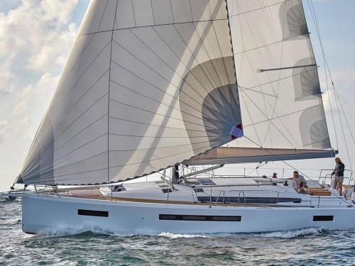 Sailing yacht Sun Odyssey 490 for charter in Portorosa
