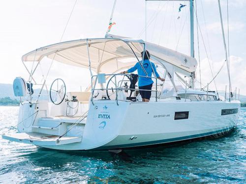 Sailing boat Sun Odyssey 490 for rent in Portisco