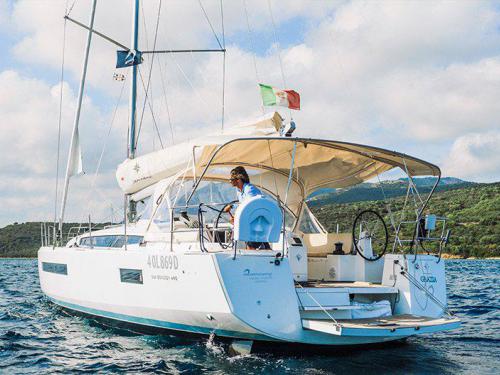 Sailing yacht Sun Odyssey 490 for rent in Portisco