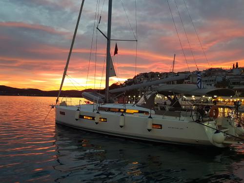 Segelyacht Sun Odyssey 490 chartern in Athen