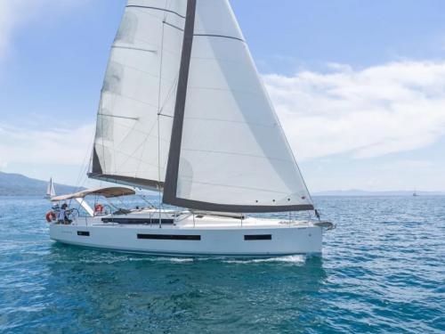 Yacht Sun Odyssey 490 chartern in Preveza