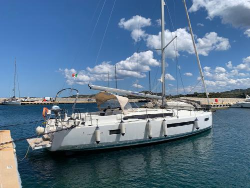 Yacht Sun Odyssey 490 available for charter in Portisco