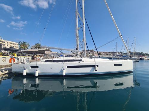 Segelyacht Sun Odyssey 490 chartern in Kavala