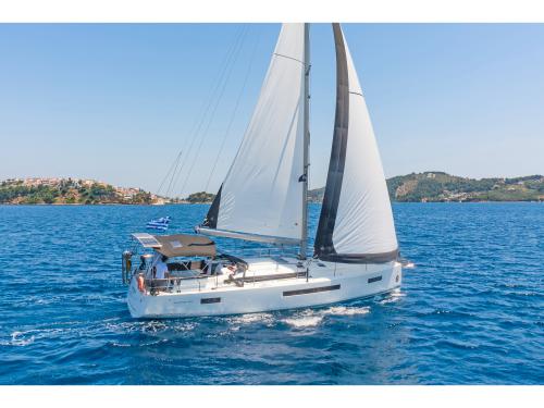 Sailboat Sun Odyssey 490 for charter in Skiathos