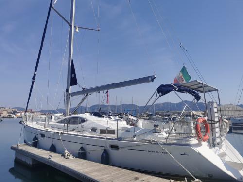 Sailboat Sun Odyssey 49DS for rent in Portoferraio