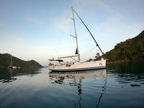 Sailing boat Sun Odyssey 49i for rent in Goecek