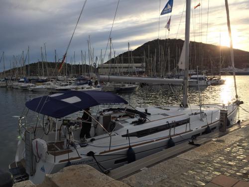 Yacht Sun Odyssey 509 chartern in Golfo Aranci