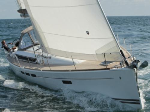 Segelyacht Sun Odyssey 509 chartern in Marina Punta Nuraghe