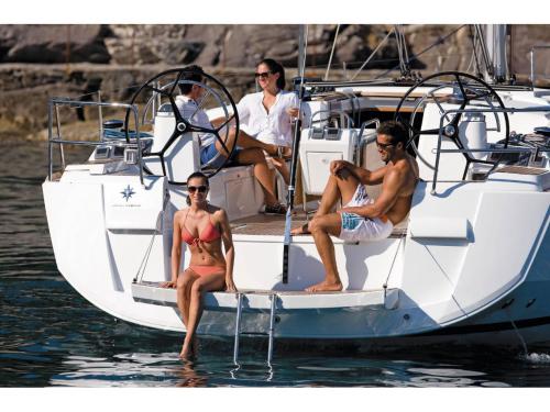 Sailing yacht Sun Odyssey 519 available for charter in Mykonos City