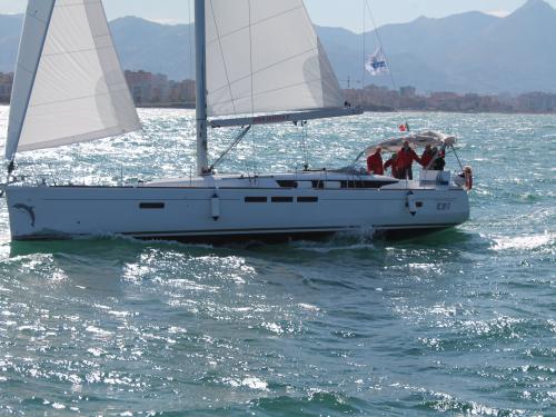 Sailboat Sun Odyssey 519 for rent in Sitges
