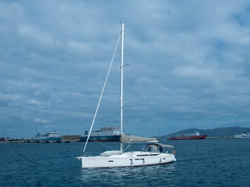 Sailing yacht Sun Odyssey 519 for rent in Port Lavrio