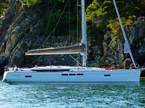 Yacht Sun Odyssey 519 for hire in Portorosa