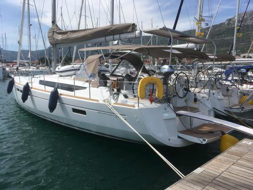 Yacht Sun Odyssey 519 available for charter in Kastela