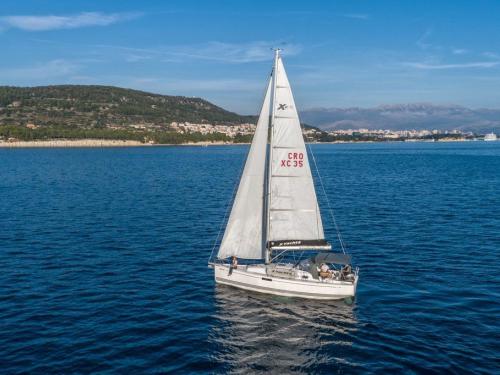 Segelyacht XC 35 chartern in Marina Frapa Segelyacht XC 35 chartern in Marina Frapa