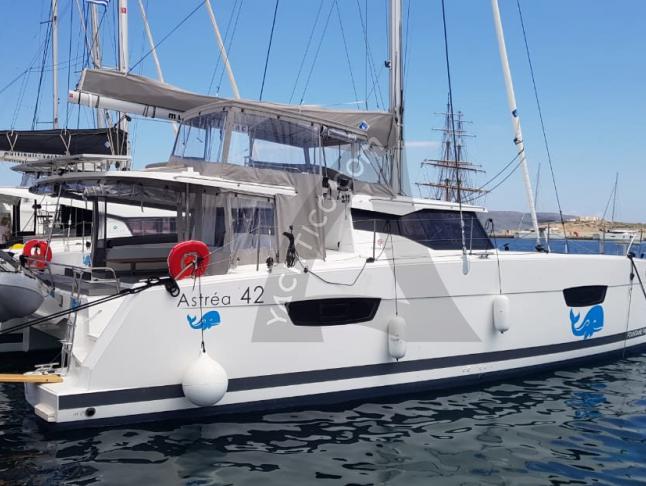 Cat Astrea 42 for rent in Lavrio