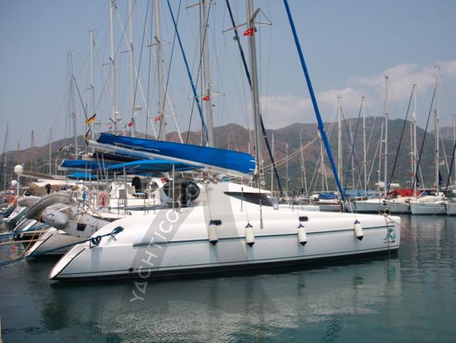 Kat Athena 38 chartern in Adakoy Marina