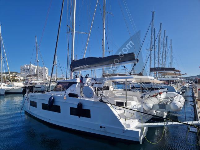 Cat Aventura 37 available for charter in Sant Antoni de Portmany