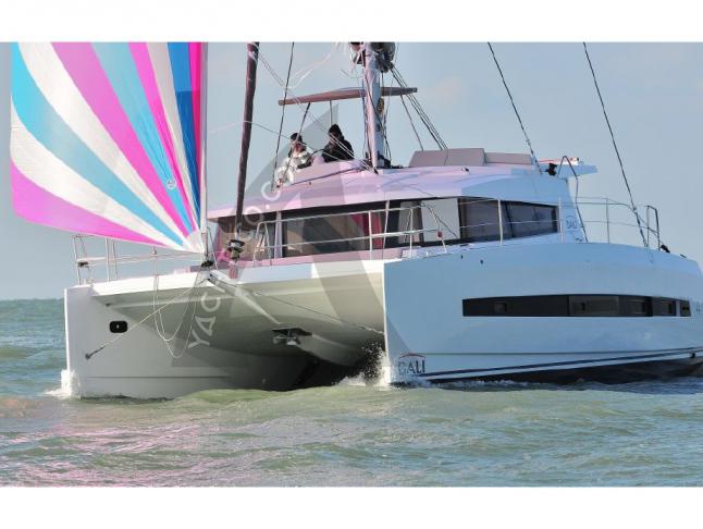 Katamaran Bali 4.1 chartern in Birgu