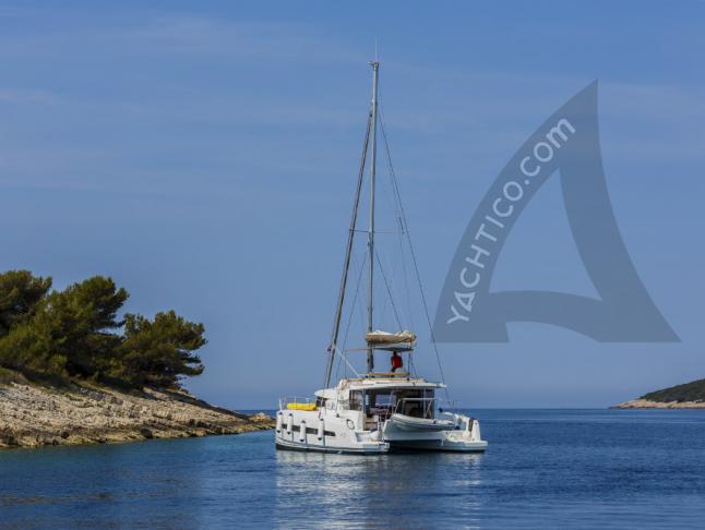 Katamaran Bali 4.3 Yachtcharter in Komolac