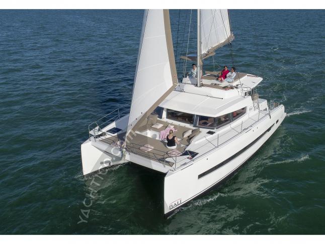 Kat Bali 4.3 chartern in Kastel Gomilica