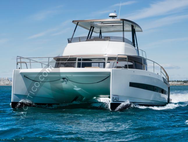 Kat Bali 4.3 chartern in Zakynthos