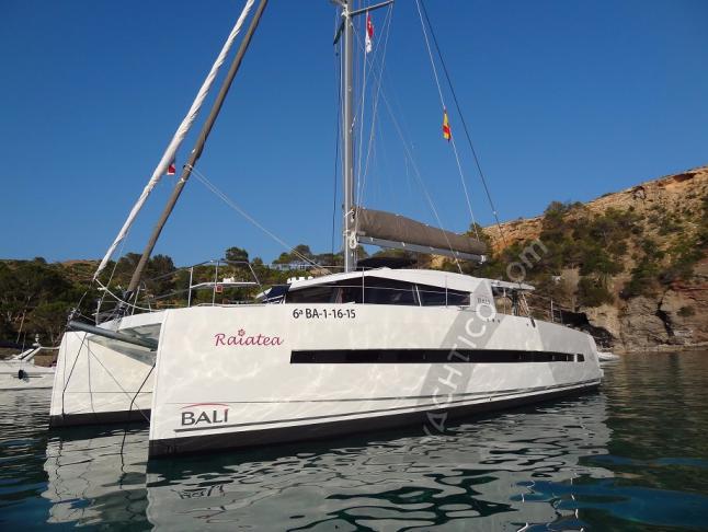 Cat Bali 4.5 for charter in Road Town