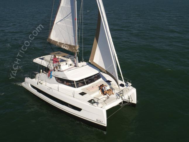 Katamaran Catspace Yachtcharter in Trogir