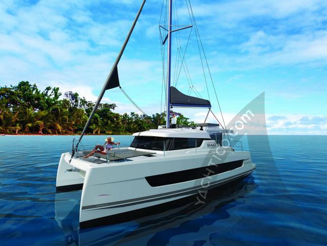 Catamaran Catspace available for charter in Birgu