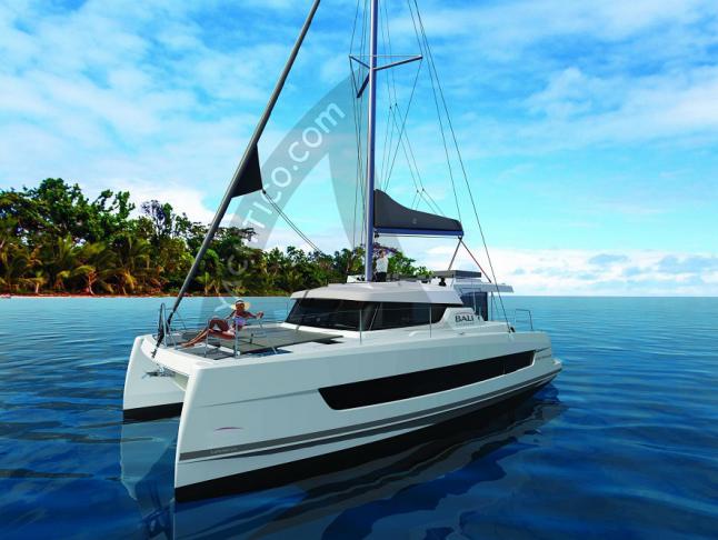 Katamaran Catspace Yachtcharter in Birgu