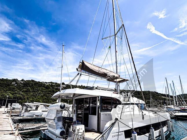 Katamaran Catspace chartern in Primosten