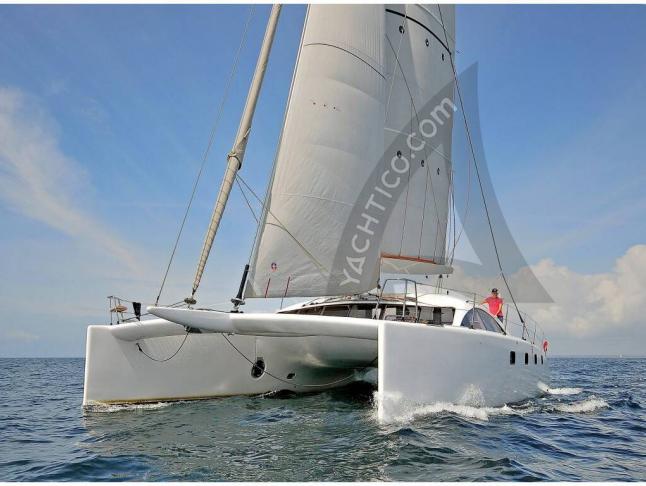 Catamaran Class 4 for rent in Ribishi