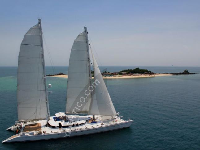 Luxus Katamaran Yacht mit Skipper in Phuket