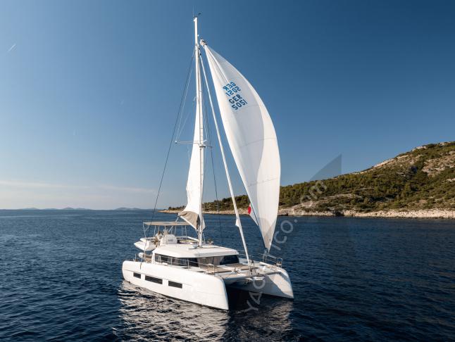 Cat Dufour Catamarans 48 for rent in Marina Golfo Cugnana