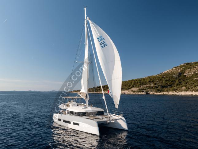 Kat Dufour Catamarans 48 chartern in Olbia