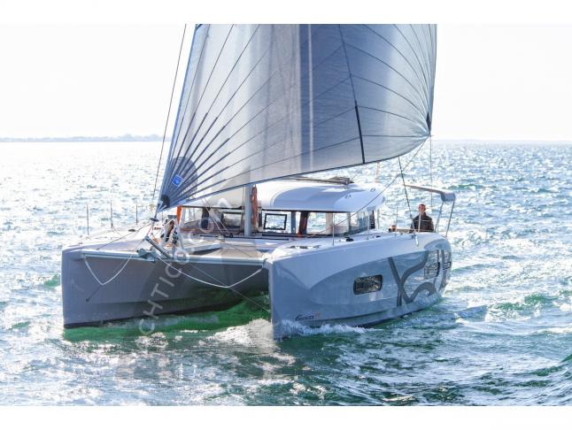 Kat Excess 11 chartern in Hyeres