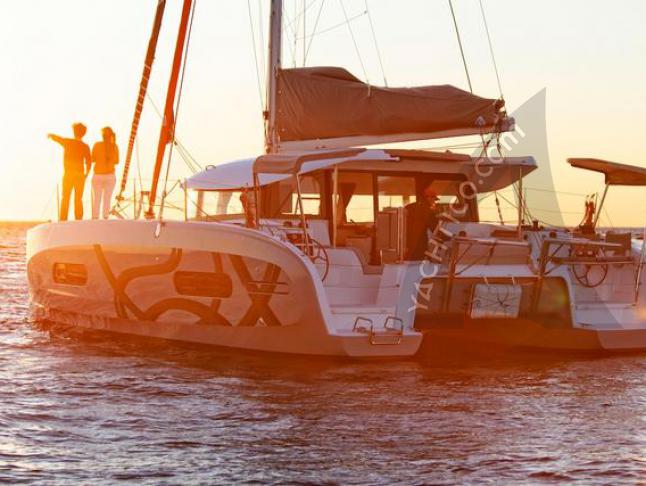 Cat Excess 11 for hire in Afareaitu