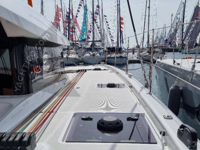 Kat Excess 11 chartern in Toulon