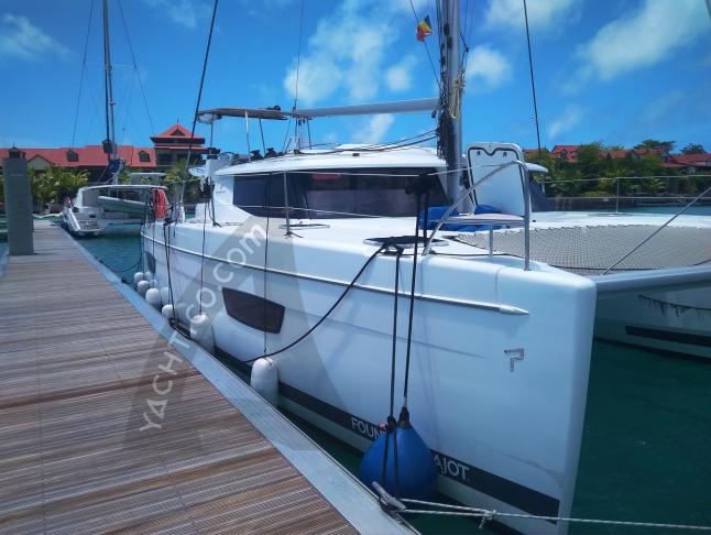 Catamaran Helia 44 Evolution for hire in Baie Sainte Anne