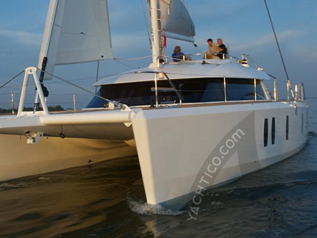 Katamaran Isara 45 Yachtcharter in Lavrio