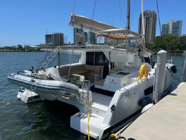 Catamaran Isla 40 for hire in Annapolis